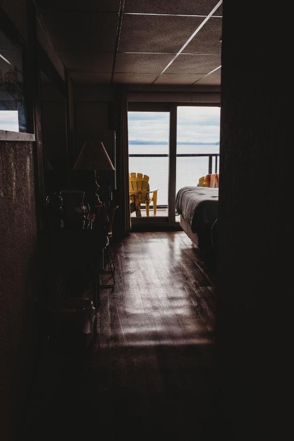 The Oceanfront Hotel Sointula Екстериор снимка