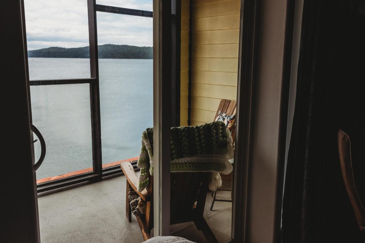 The Oceanfront Hotel Sointula Екстериор снимка