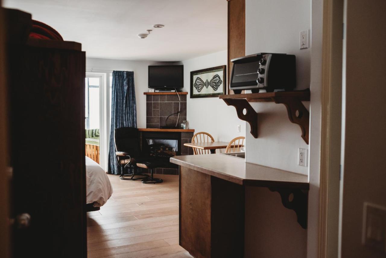 The Oceanfront Hotel Sointula Екстериор снимка
