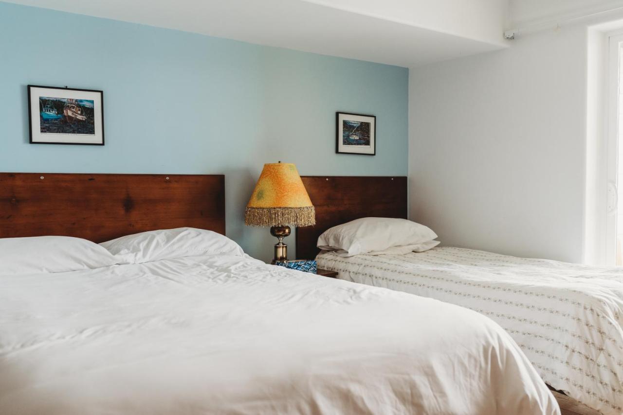 The Oceanfront Hotel Sointula Екстериор снимка