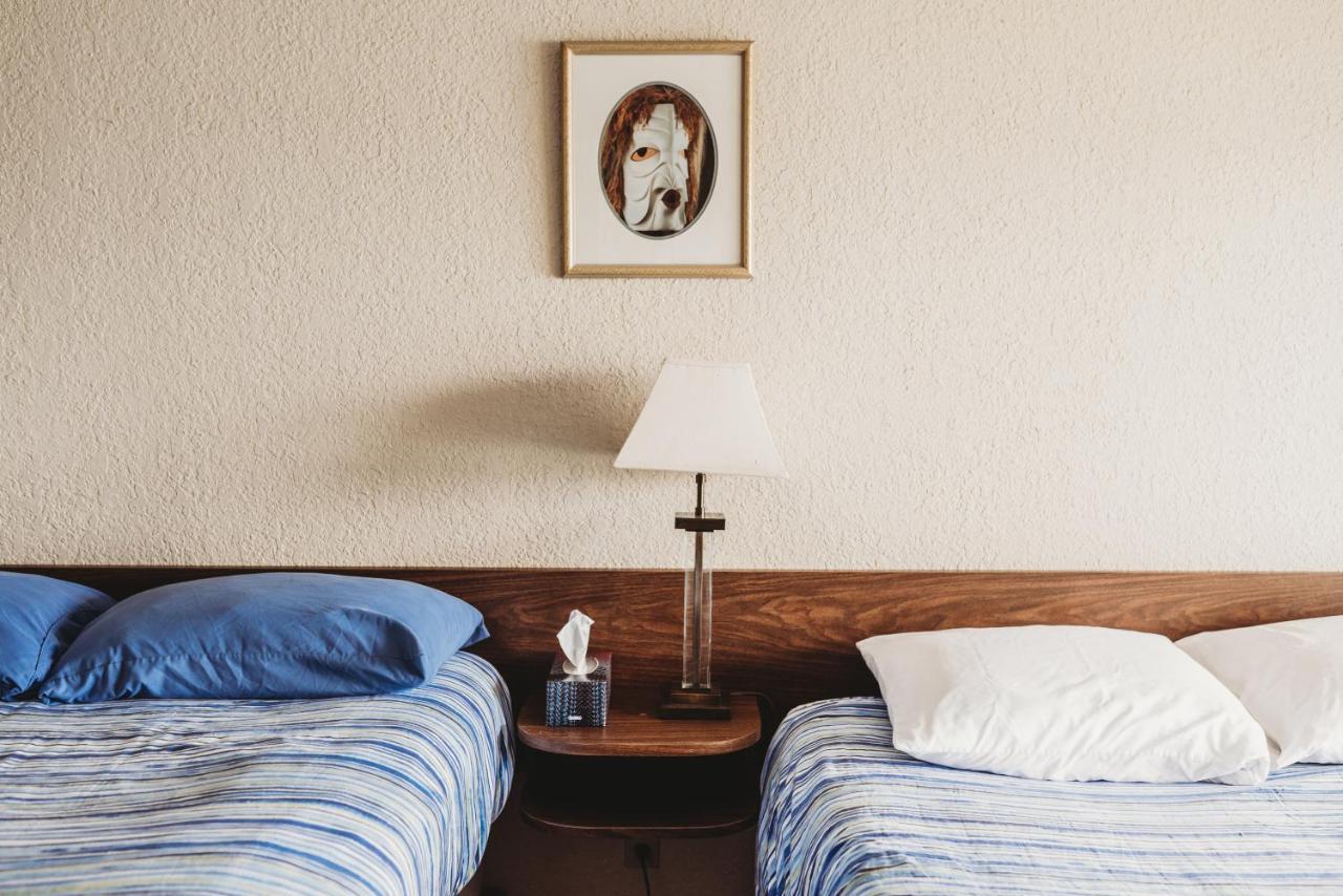 The Oceanfront Hotel Sointula Екстериор снимка