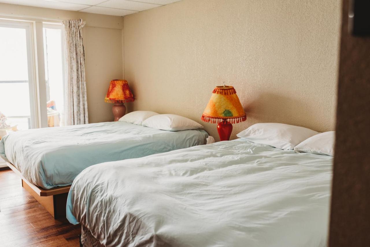 The Oceanfront Hotel Sointula Екстериор снимка